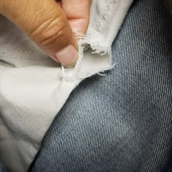 Levis Jeans Mens 42x32 100% Cotton 560 Vintage Comfort Fit Tapered Leg *Read* - Picture 15 of 16